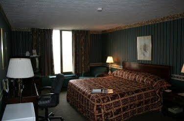 Westmont Inn & Suites Omaha Buitenkant foto