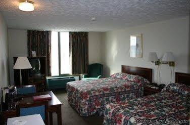Westmont Inn & Suites Omaha Buitenkant foto